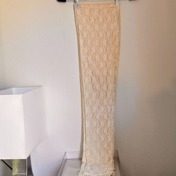 Origami by Vivian Plus Size Lace Leggings – Cream Floral Sheer - Picture 4 of 4